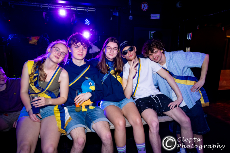 Korte Broeken Fakbar